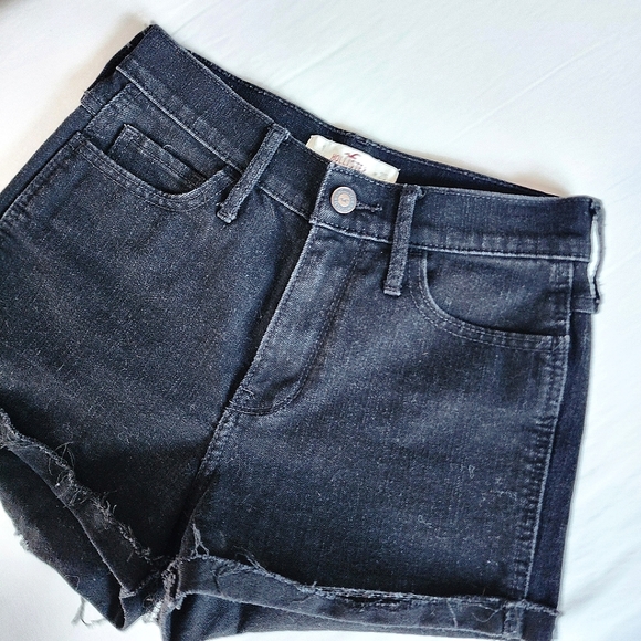 Hollister Black Denim Cut Off Jean Shorts size 1 - Picture 2 of 5